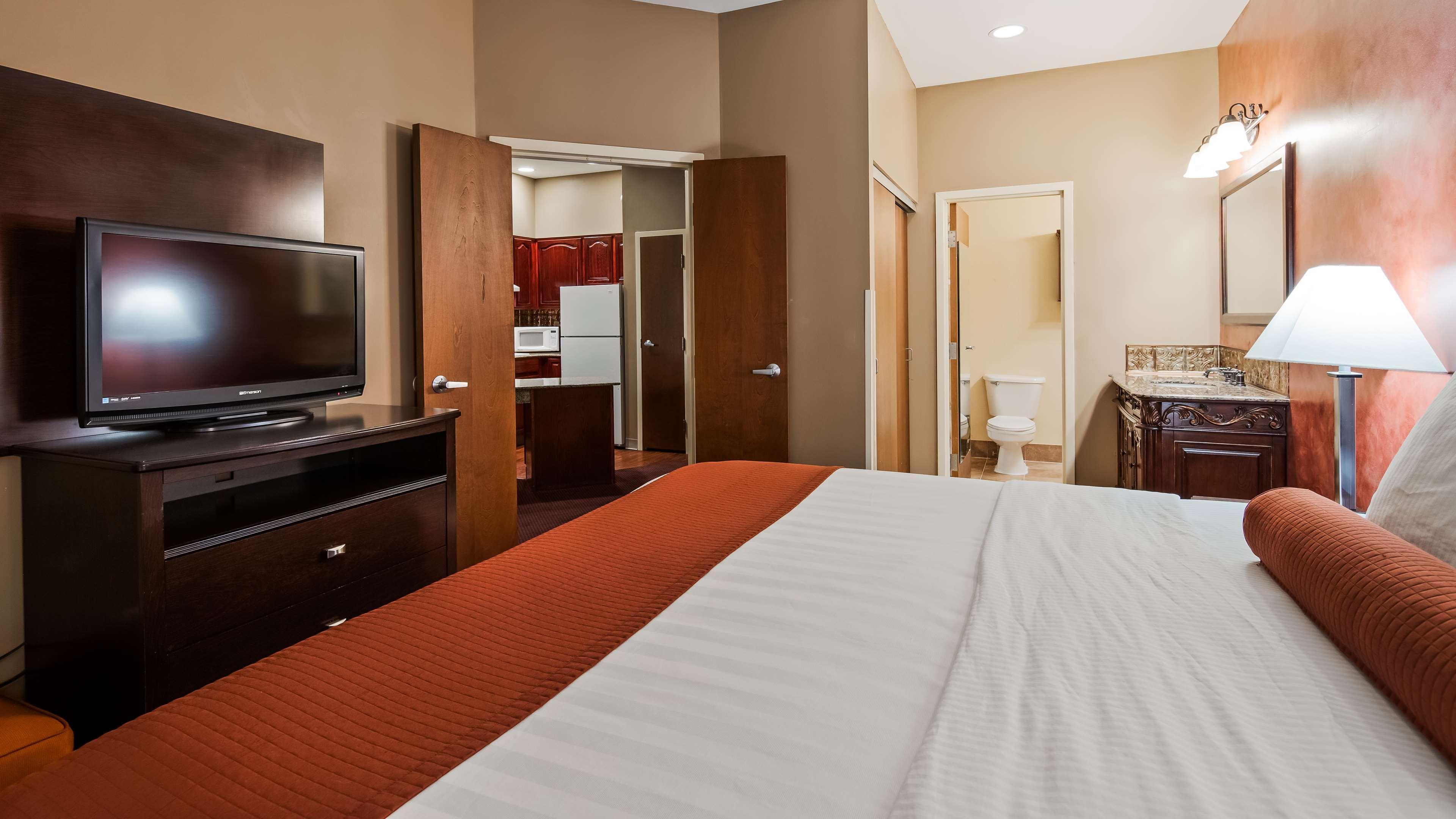 Best Western Plus Hannaford Inn & Suites Kenwood Ngoại thất bức ảnh