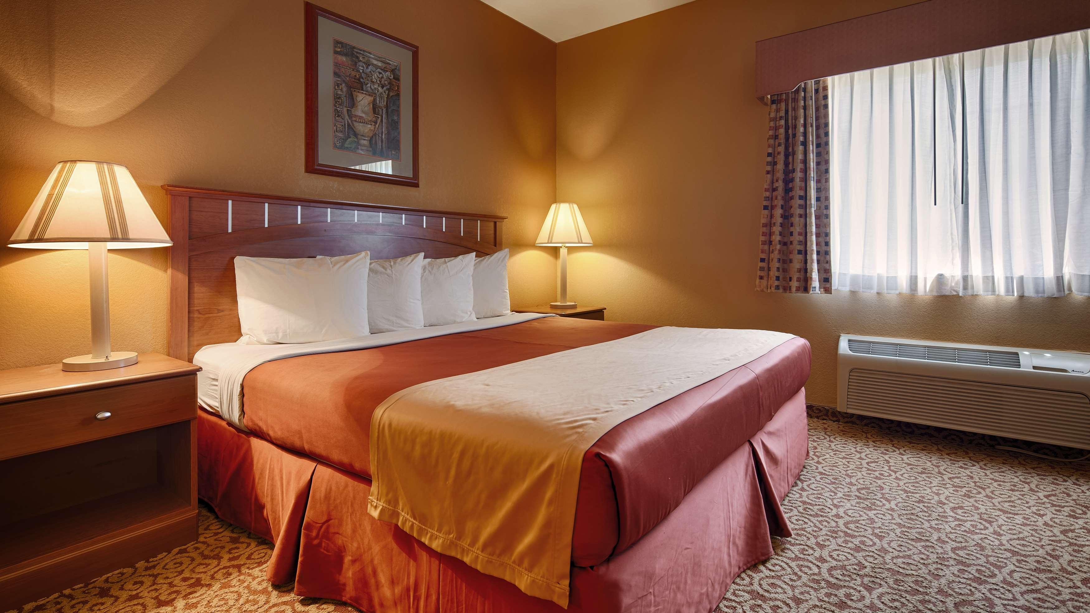 Best Western Plus Hannaford Inn & Suites Kenwood Ngoại thất bức ảnh