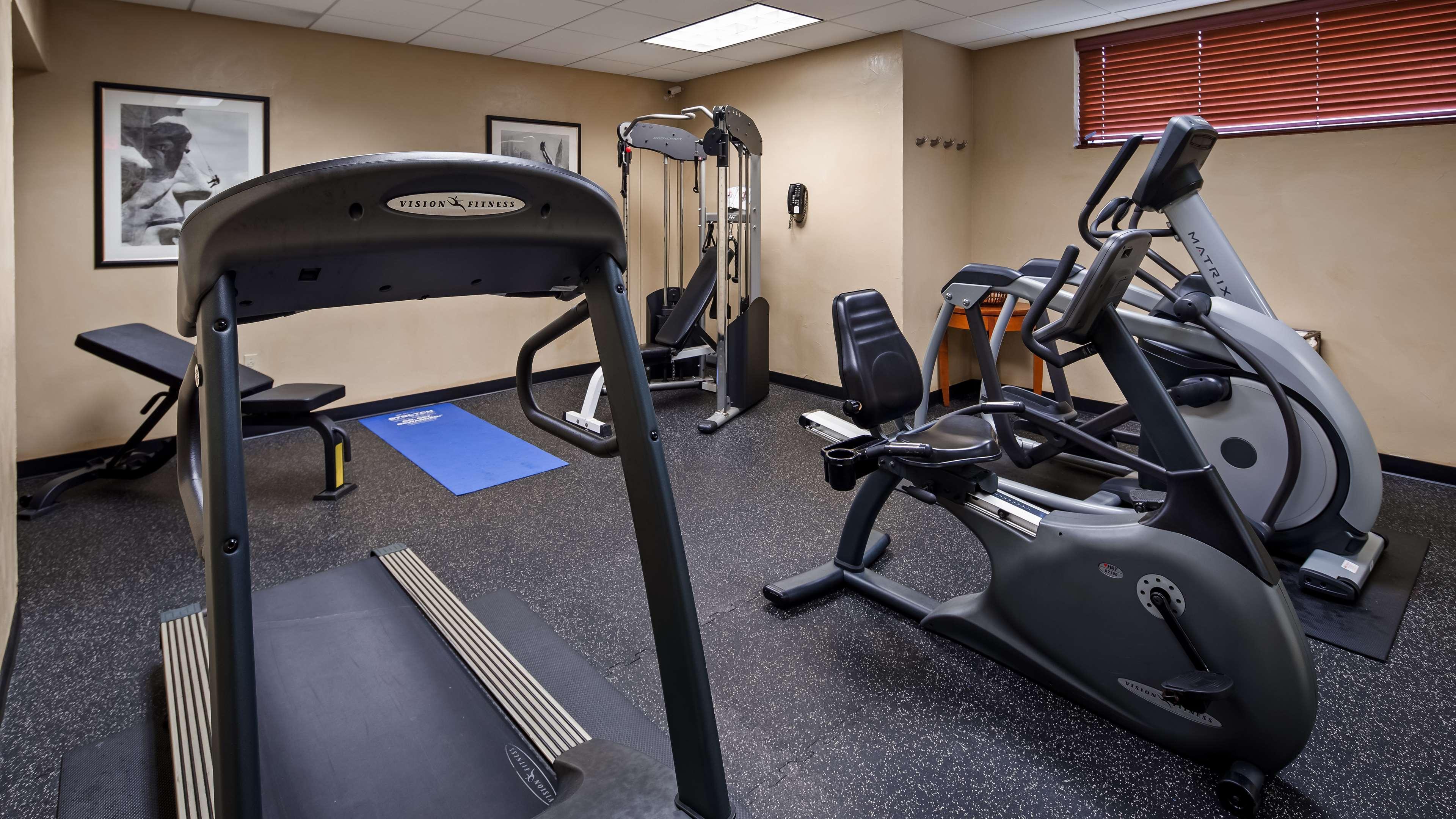 Best Western Plus Hannaford Inn & Suites Kenwood Ngoại thất bức ảnh
