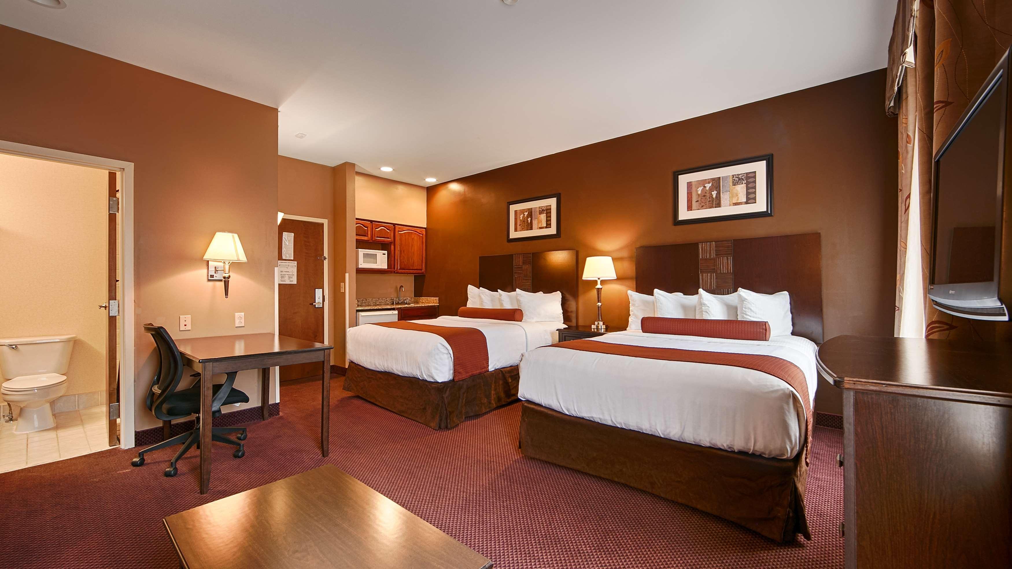 Best Western Plus Hannaford Inn & Suites Kenwood Ngoại thất bức ảnh