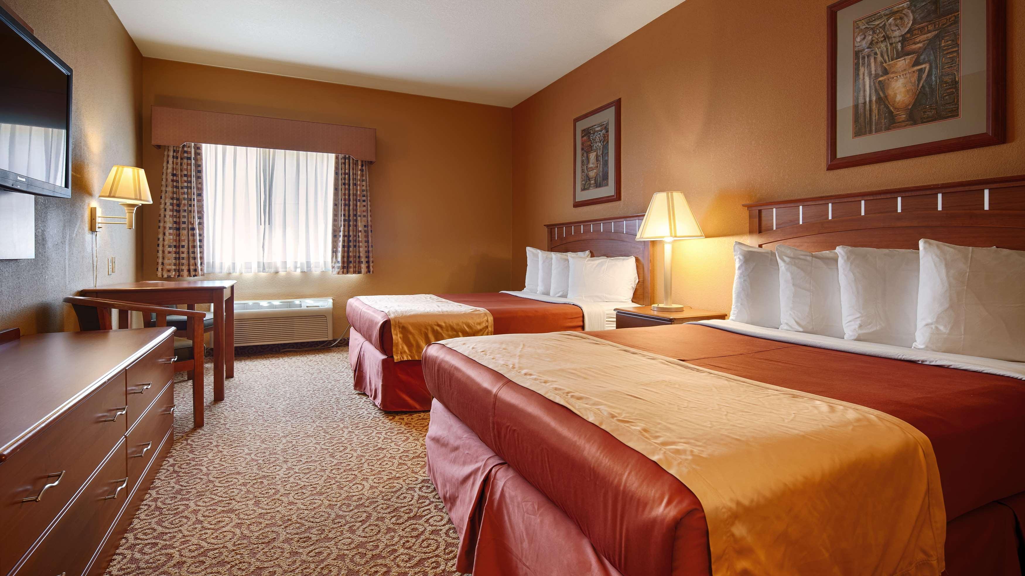 Best Western Plus Hannaford Inn & Suites Kenwood Ngoại thất bức ảnh