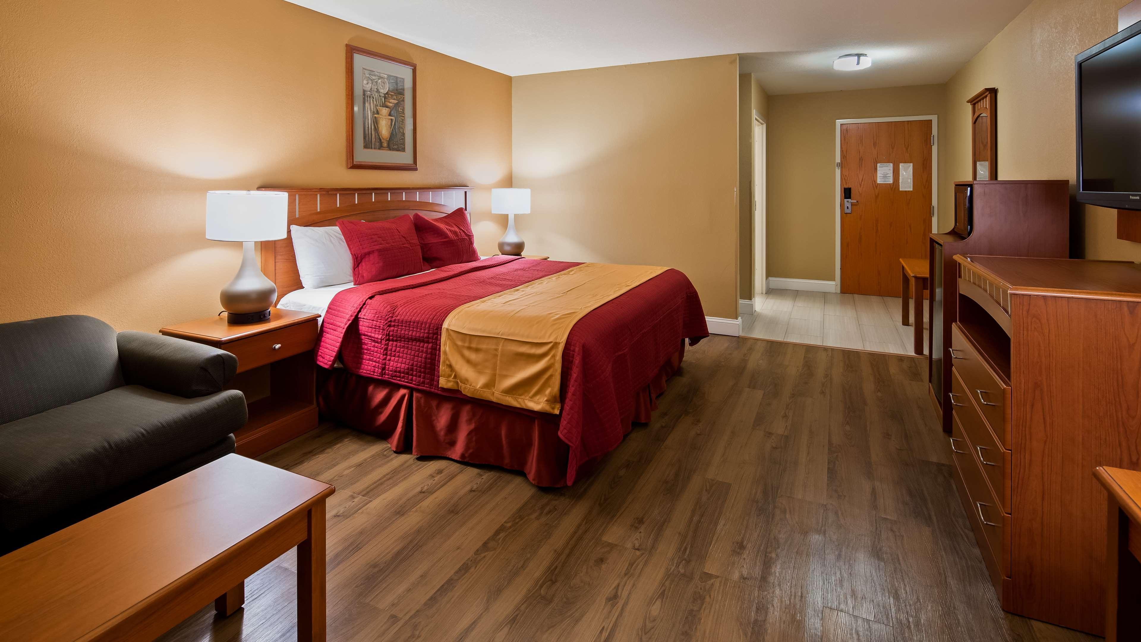 Best Western Plus Hannaford Inn & Suites Kenwood Ngoại thất bức ảnh