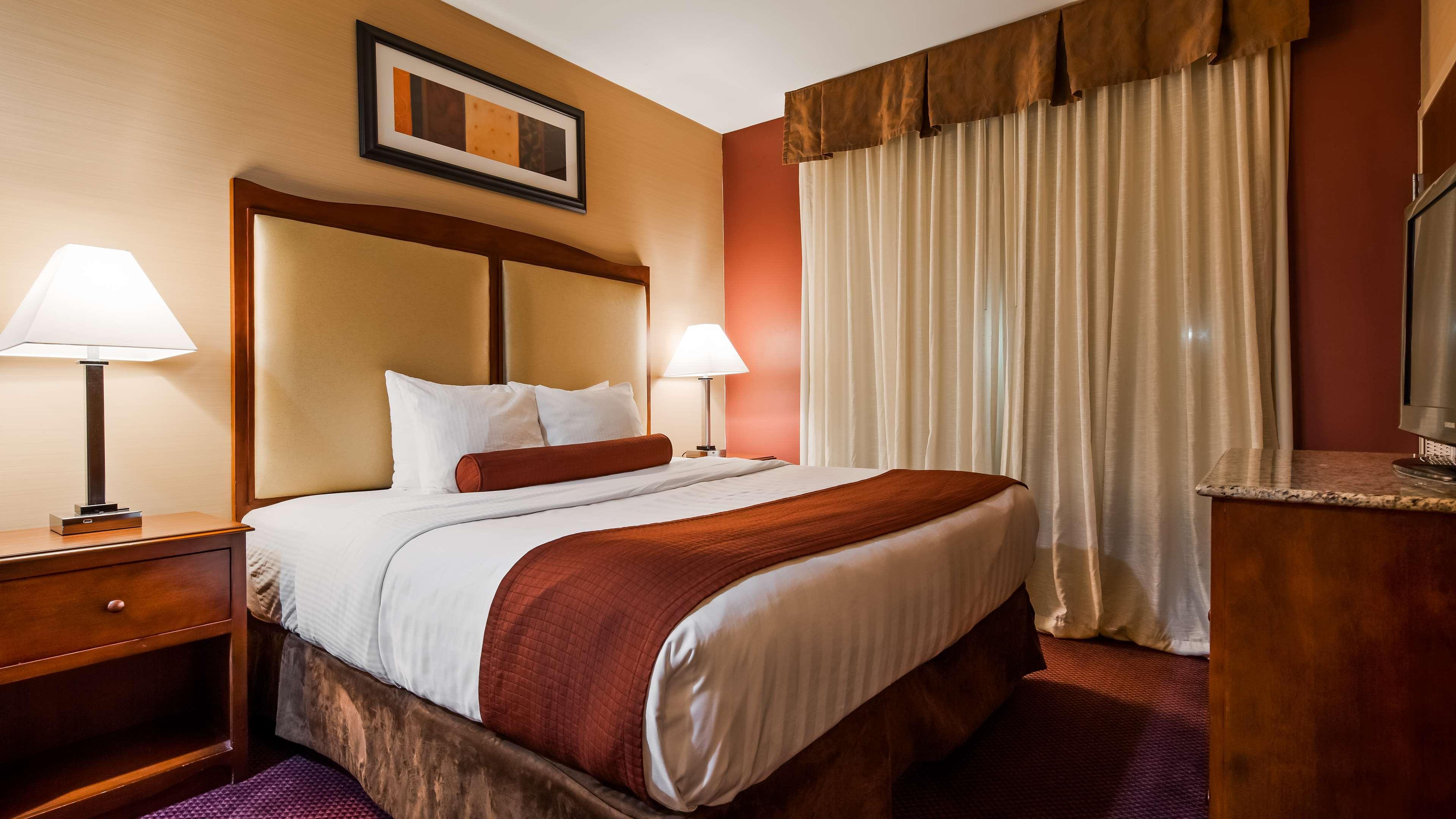 Best Western Plus Hannaford Inn & Suites Kenwood Ngoại thất bức ảnh
