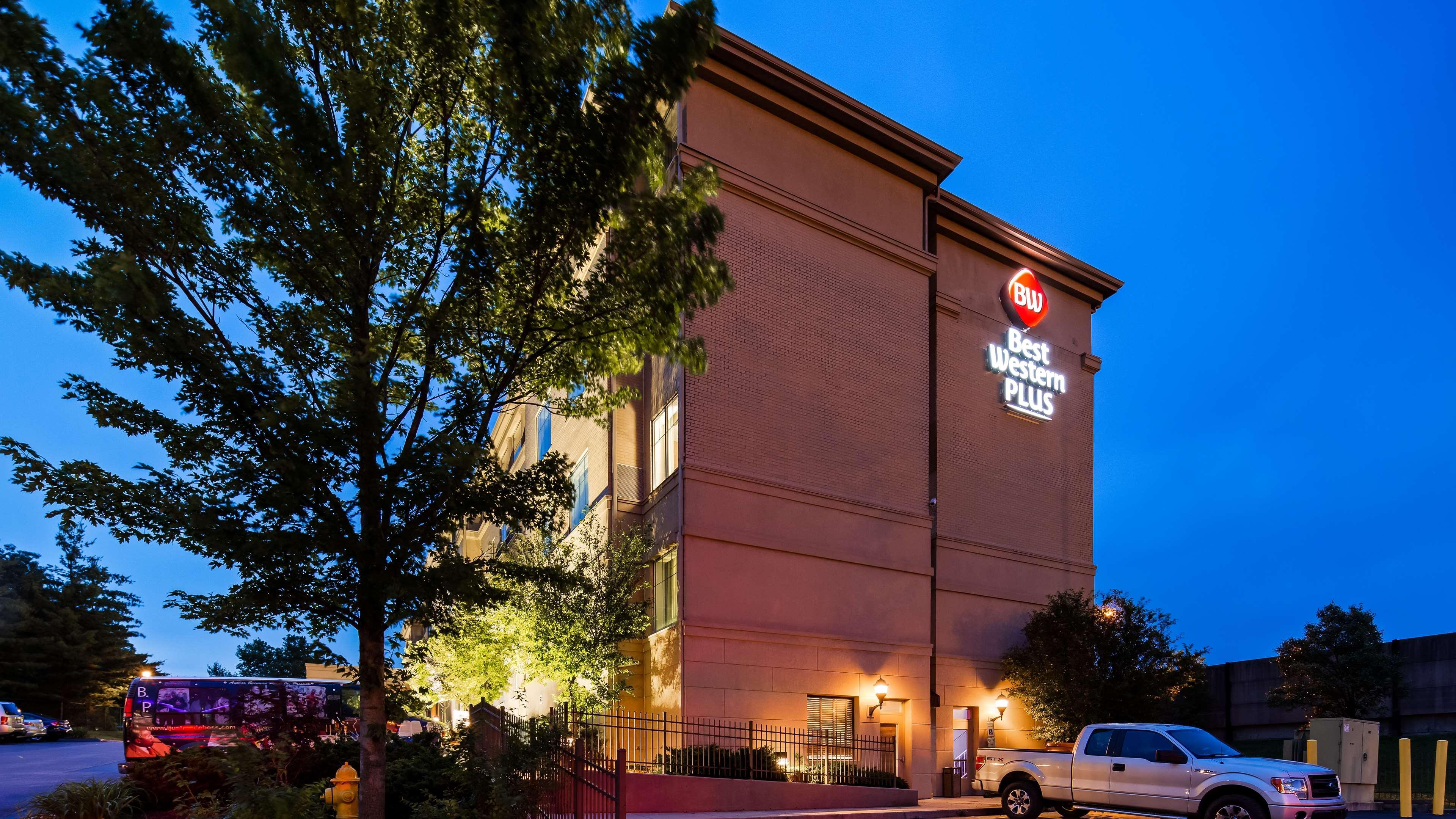 Best Western Plus Hannaford Inn & Suites Kenwood Ngoại thất bức ảnh