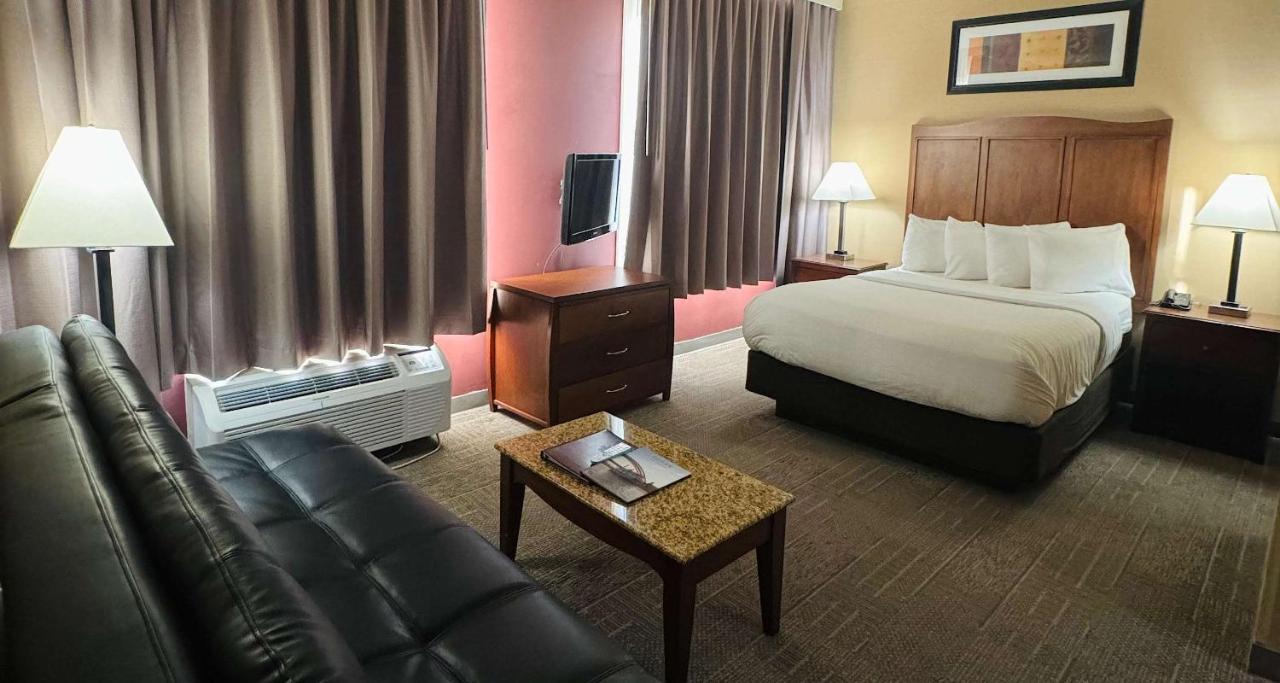 Best Western Plus Hannaford Inn & Suites Kenwood Ngoại thất bức ảnh